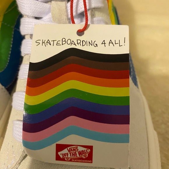 VANS (Mens or womens)  PRIDE RAINBOW TENNIS SHOES VANS SKATE - Picture 5 of 9